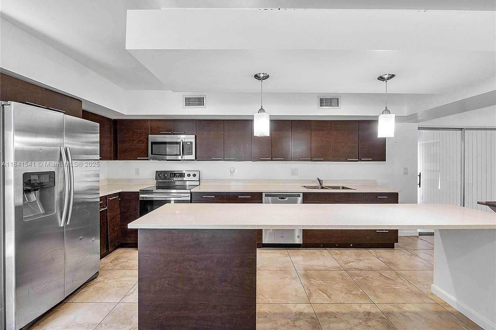 Small Image of 6703 BROOKWOOD BLVD, Tamarac Number 15