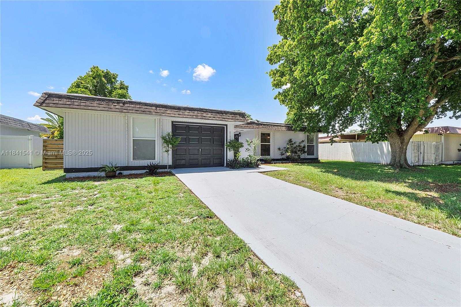 Small Image of 6703 BROOKWOOD BLVD, Tamarac Number 2