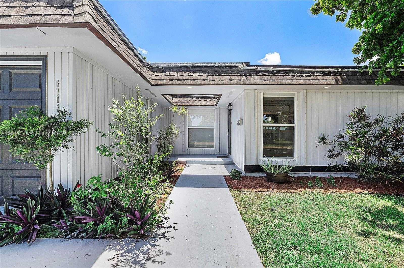 Small Image of 6703 BROOKWOOD BLVD, Tamarac Number 3