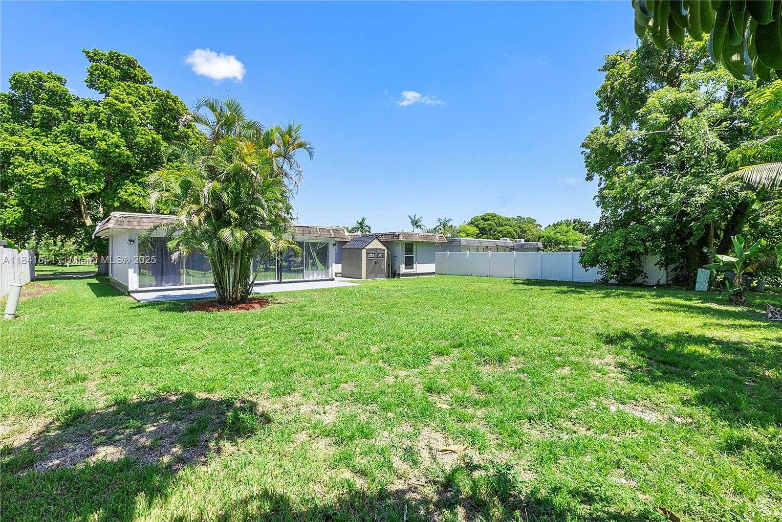 Small Image of 6703 BROOKWOOD BLVD, Tamarac Number 33