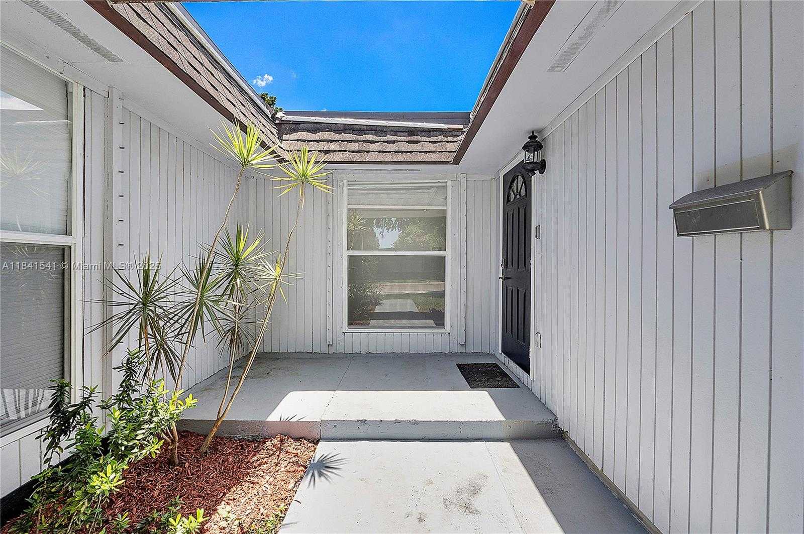 Small Image of 6703 BROOKWOOD BLVD, Tamarac Number 4