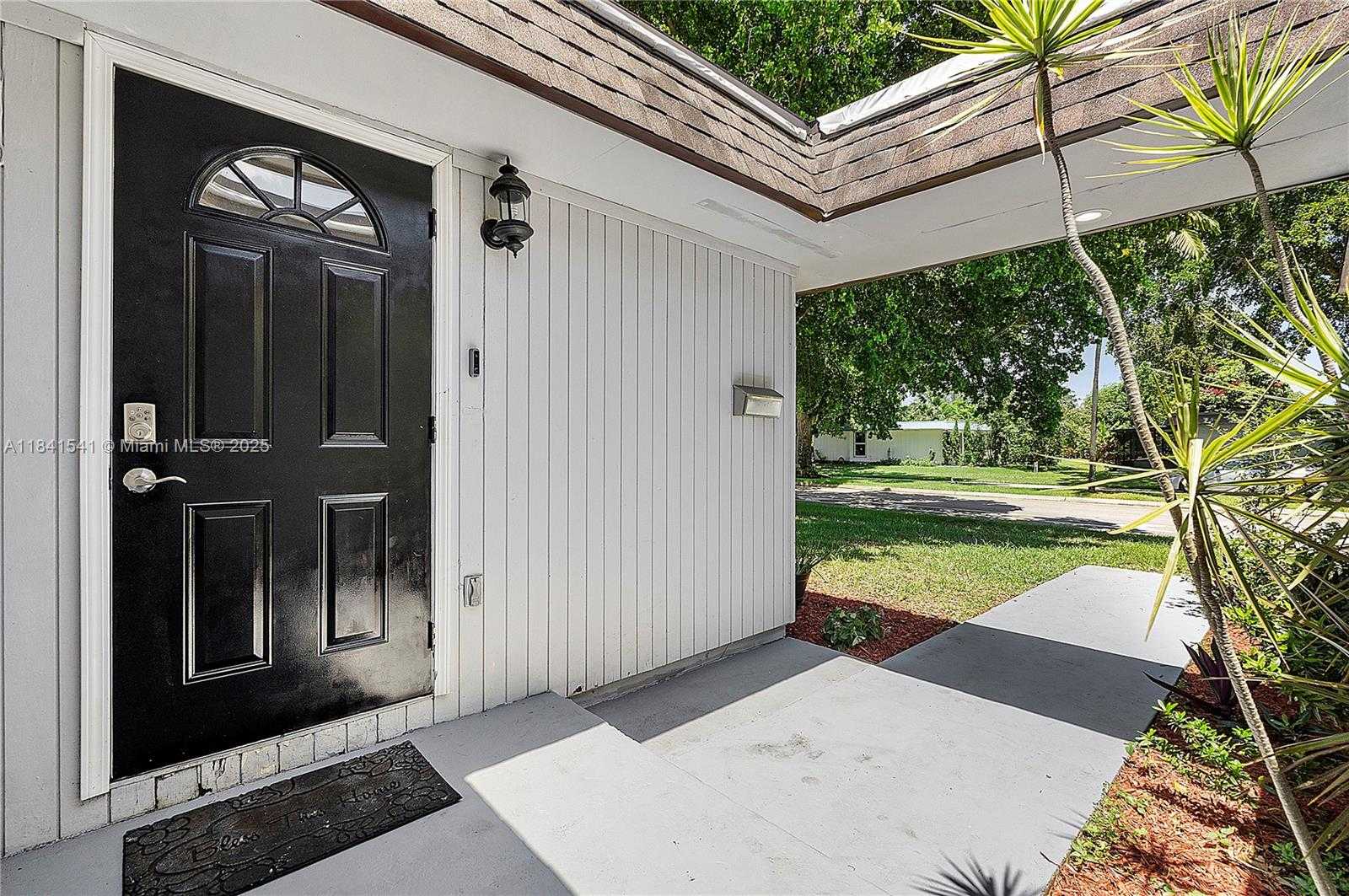 Small Image of 6703 BROOKWOOD BLVD, Tamarac Number 5