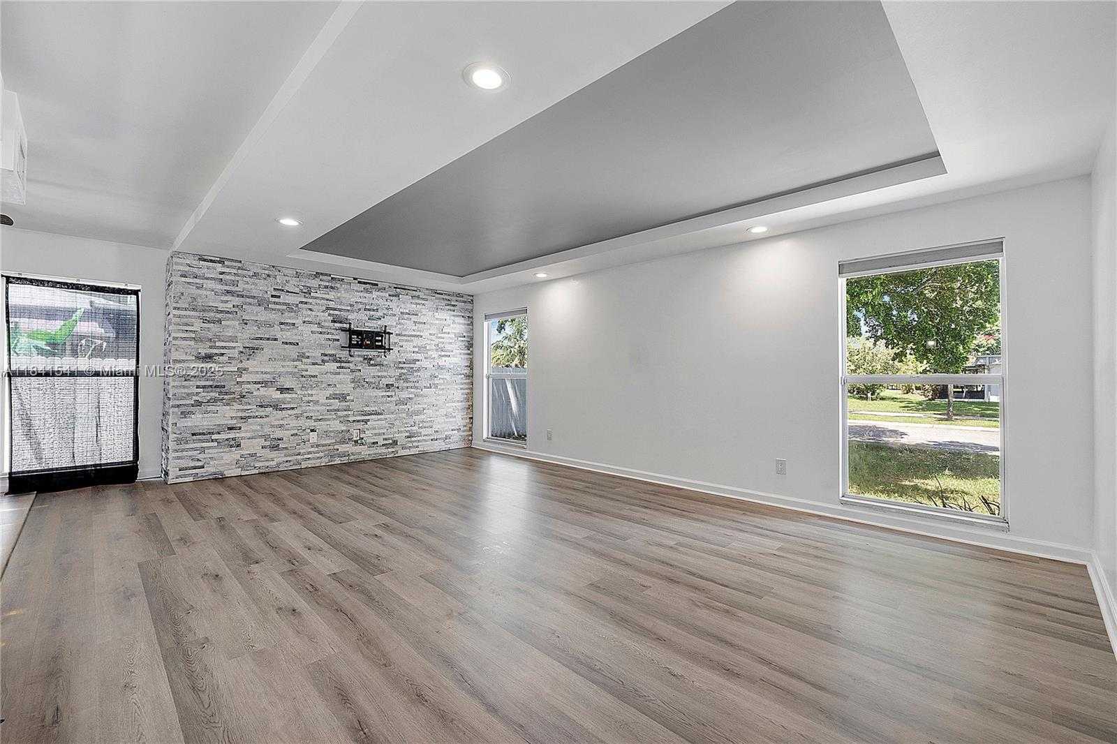 Small Image of 6703 BROOKWOOD BLVD, Tamarac Number 6