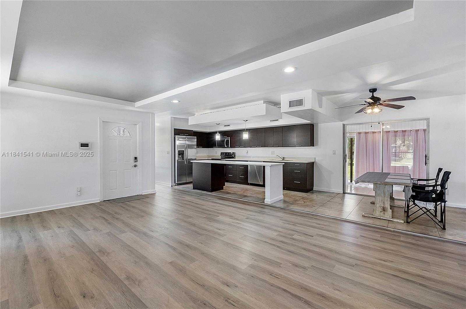 Small Image of 6703 BROOKWOOD BLVD, Tamarac Number 9