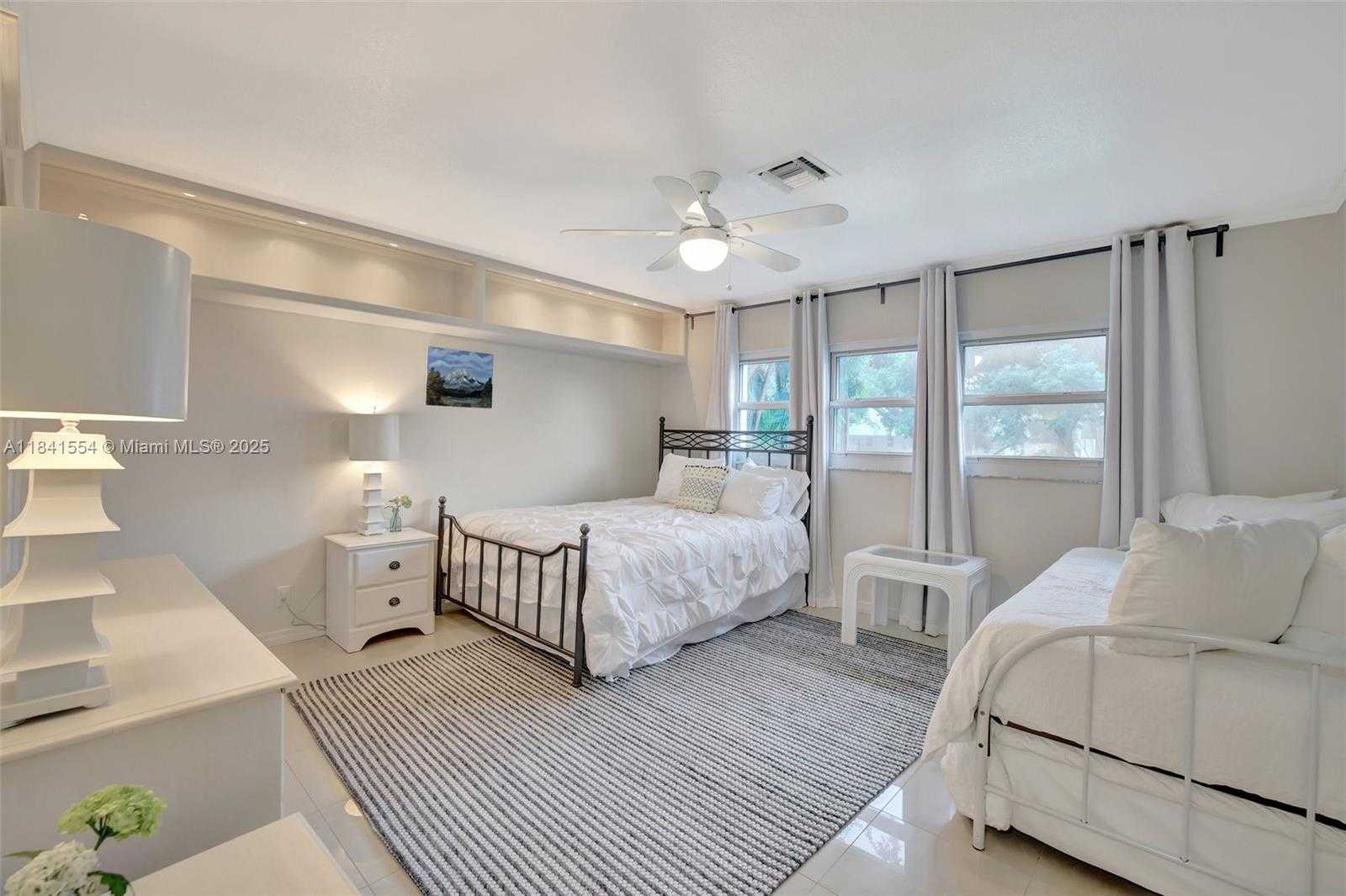 Small Image of 317 NORTH EAST 5TH CT, Dania Beach Number 16