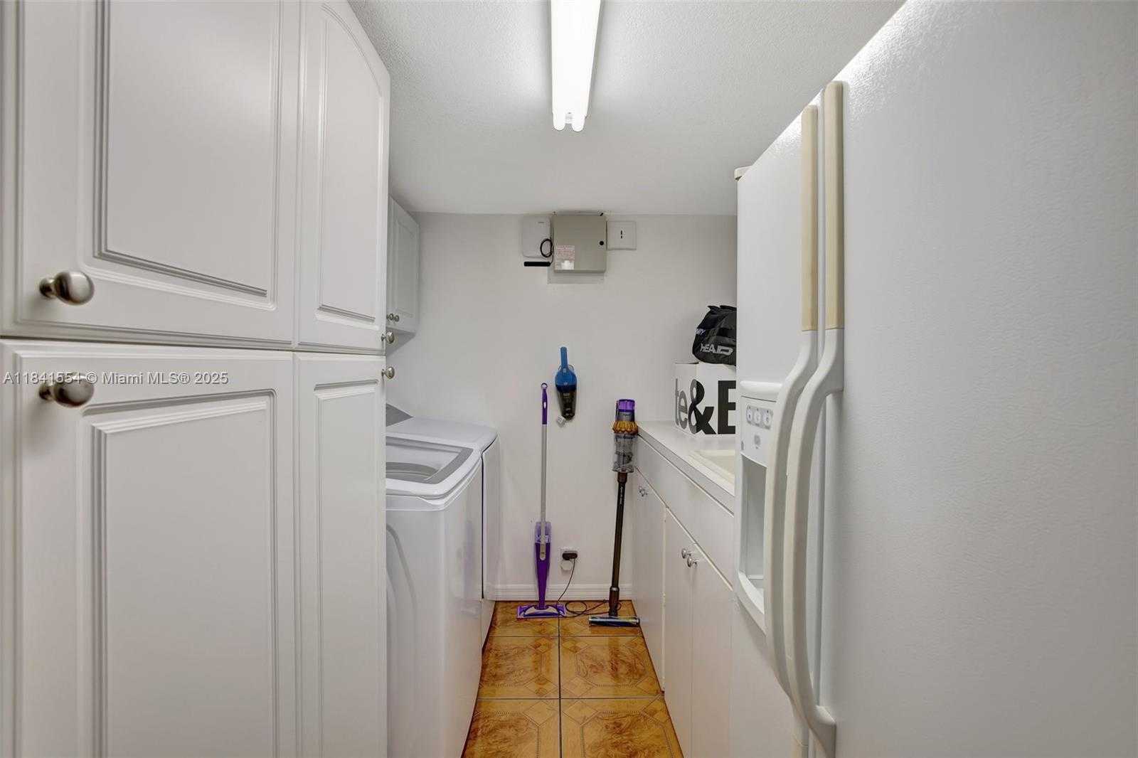 Small Image of 317 NORTH EAST 5TH CT, Dania Beach Number 24