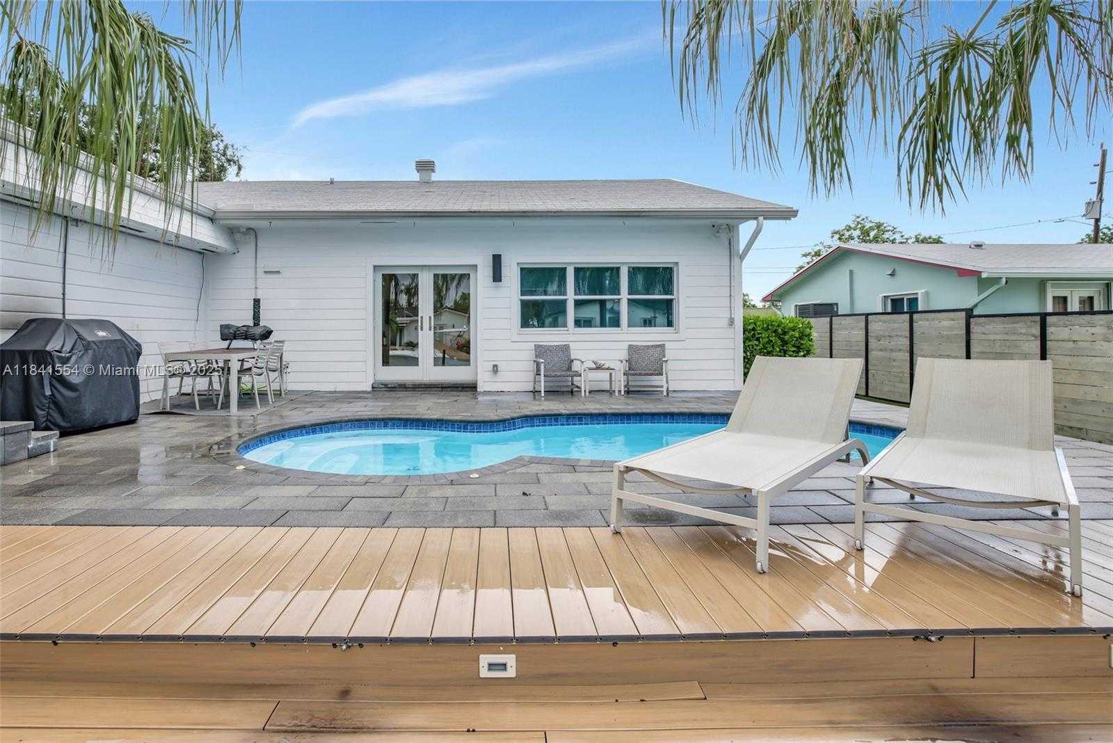 Small Image of 317 NORTH EAST 5TH CT, Dania Beach Number 30