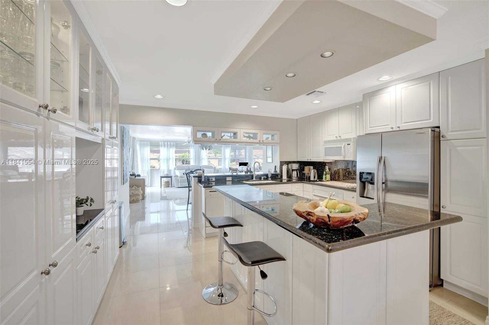 Small Image of 317 NORTH EAST 5TH CT, Dania Beach Number 6