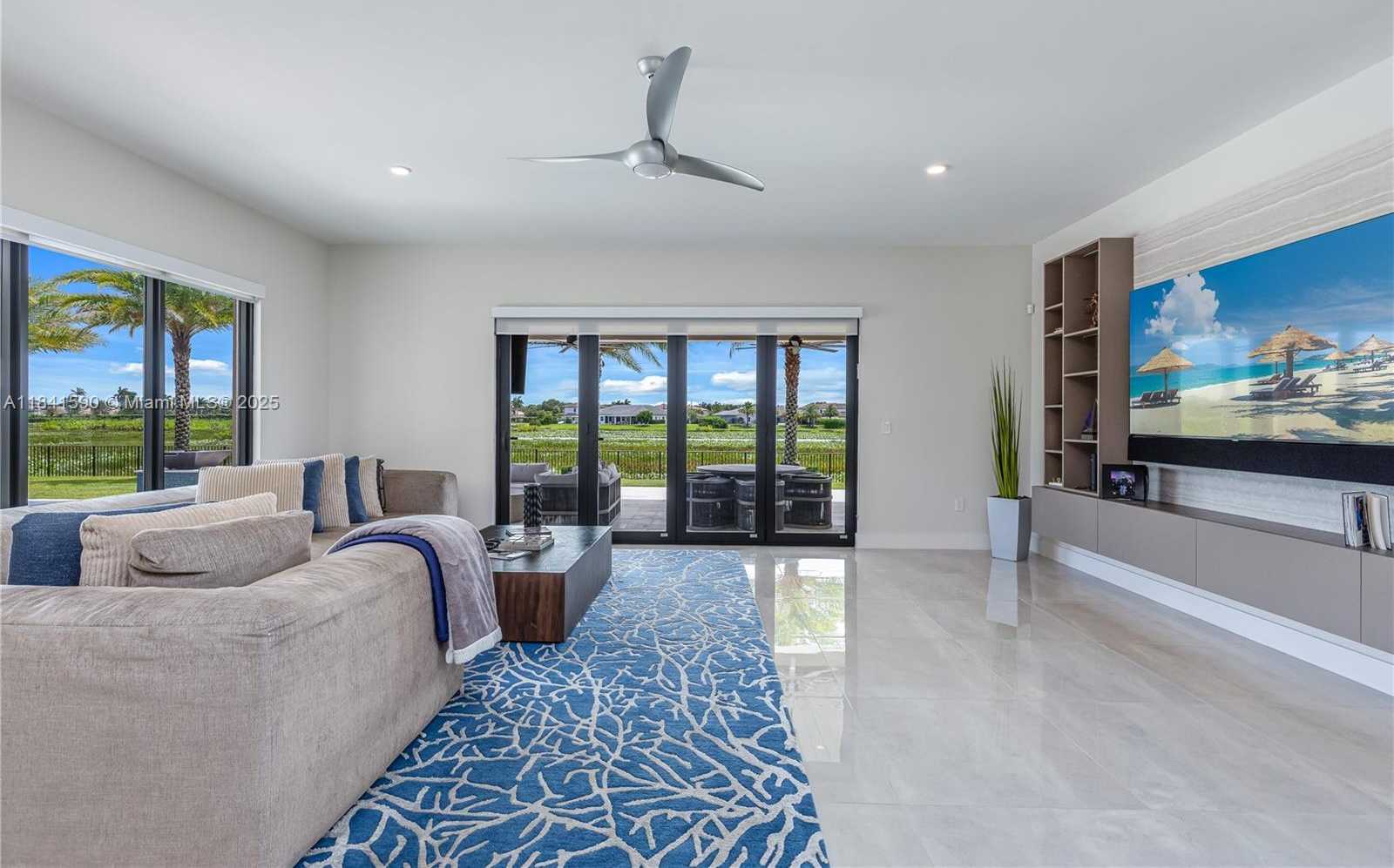 Small Image of 1830 MEADOWS DR, Davie Number 13