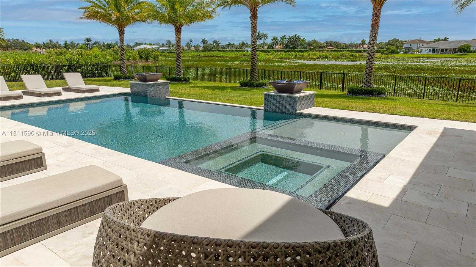Small Image of 1830 MEADOWS DR, Davie Number 19