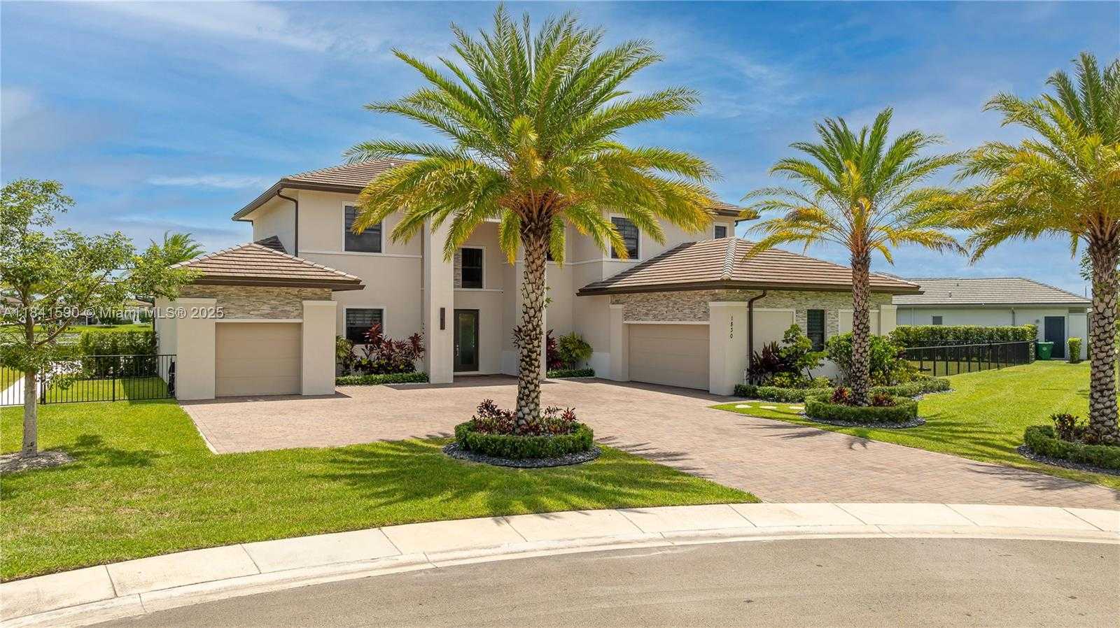 Small Image of 1830 MEADOWS DR, Davie Number 2