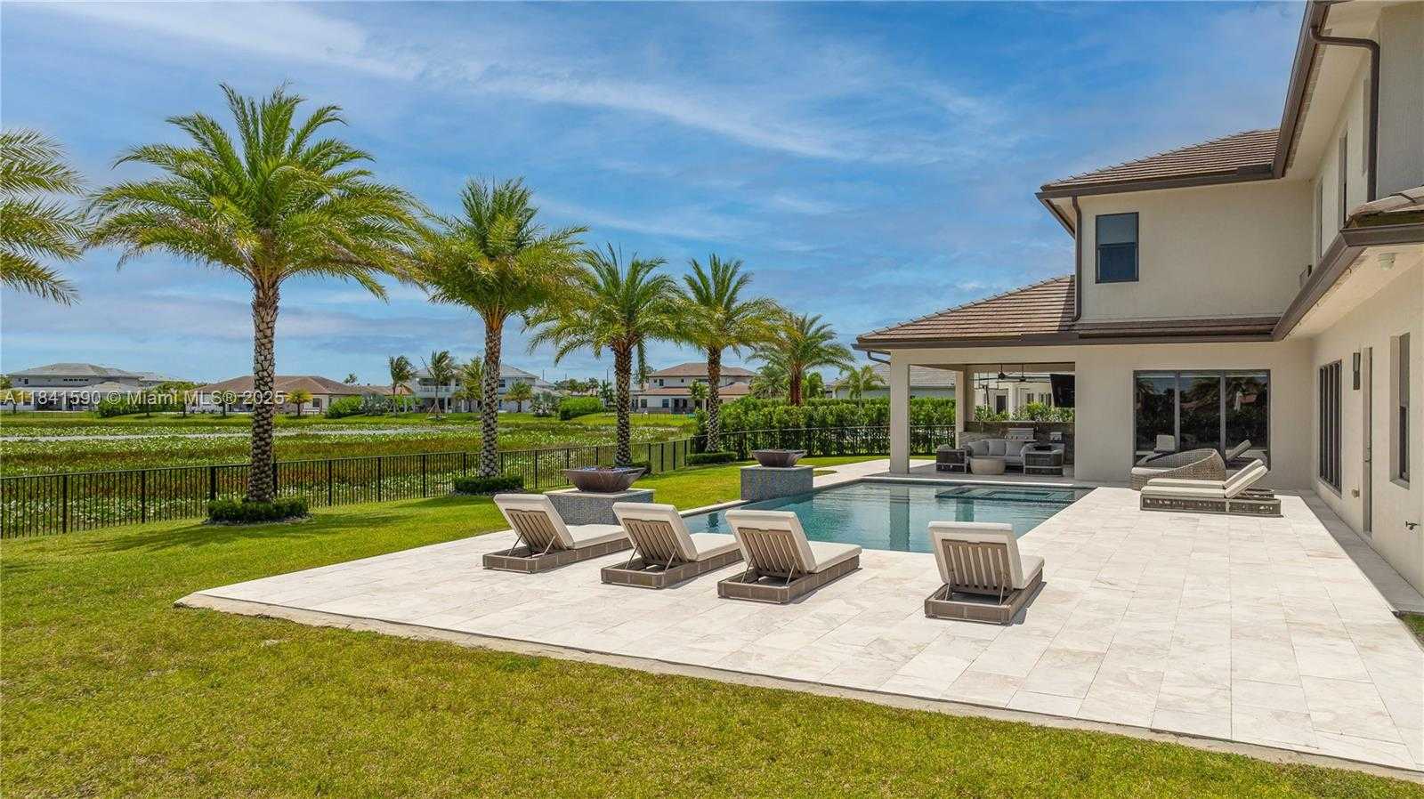 Small Image of 1830 MEADOWS DR, Davie Number 20