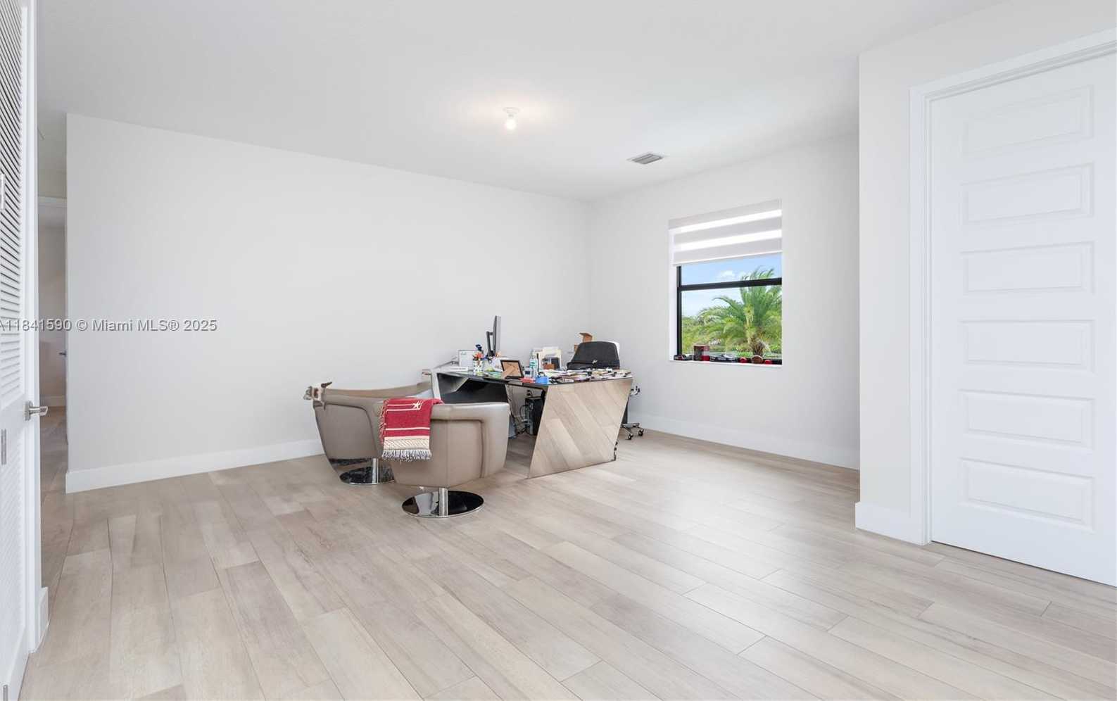 Small Image of 1830 MEADOWS DR, Davie Number 28
