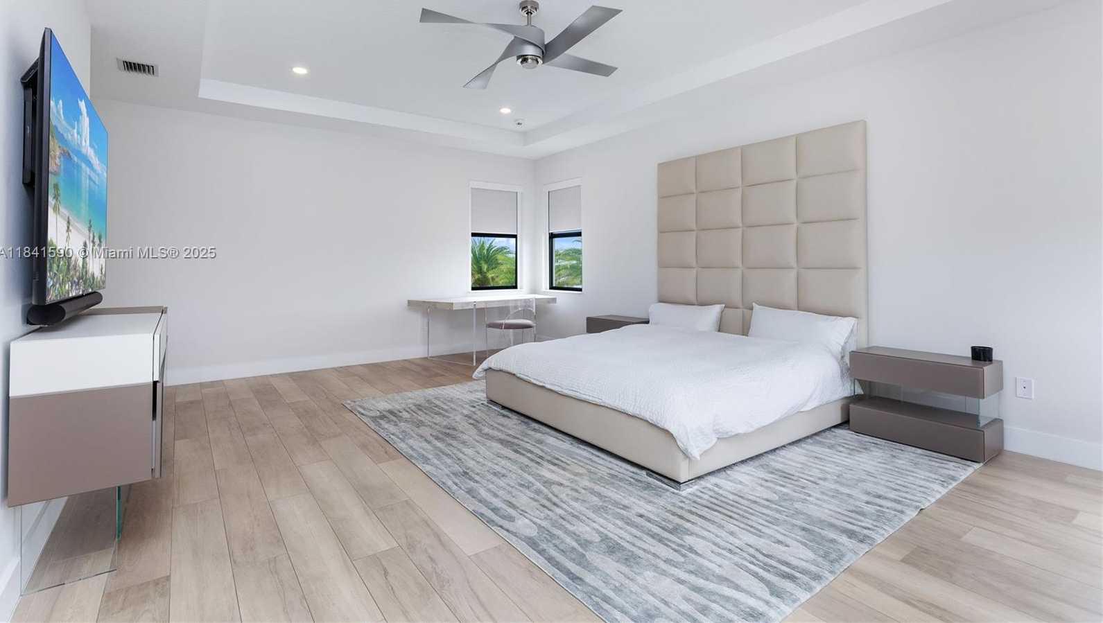 Small Image of 1830 MEADOWS DR, Davie Number 30