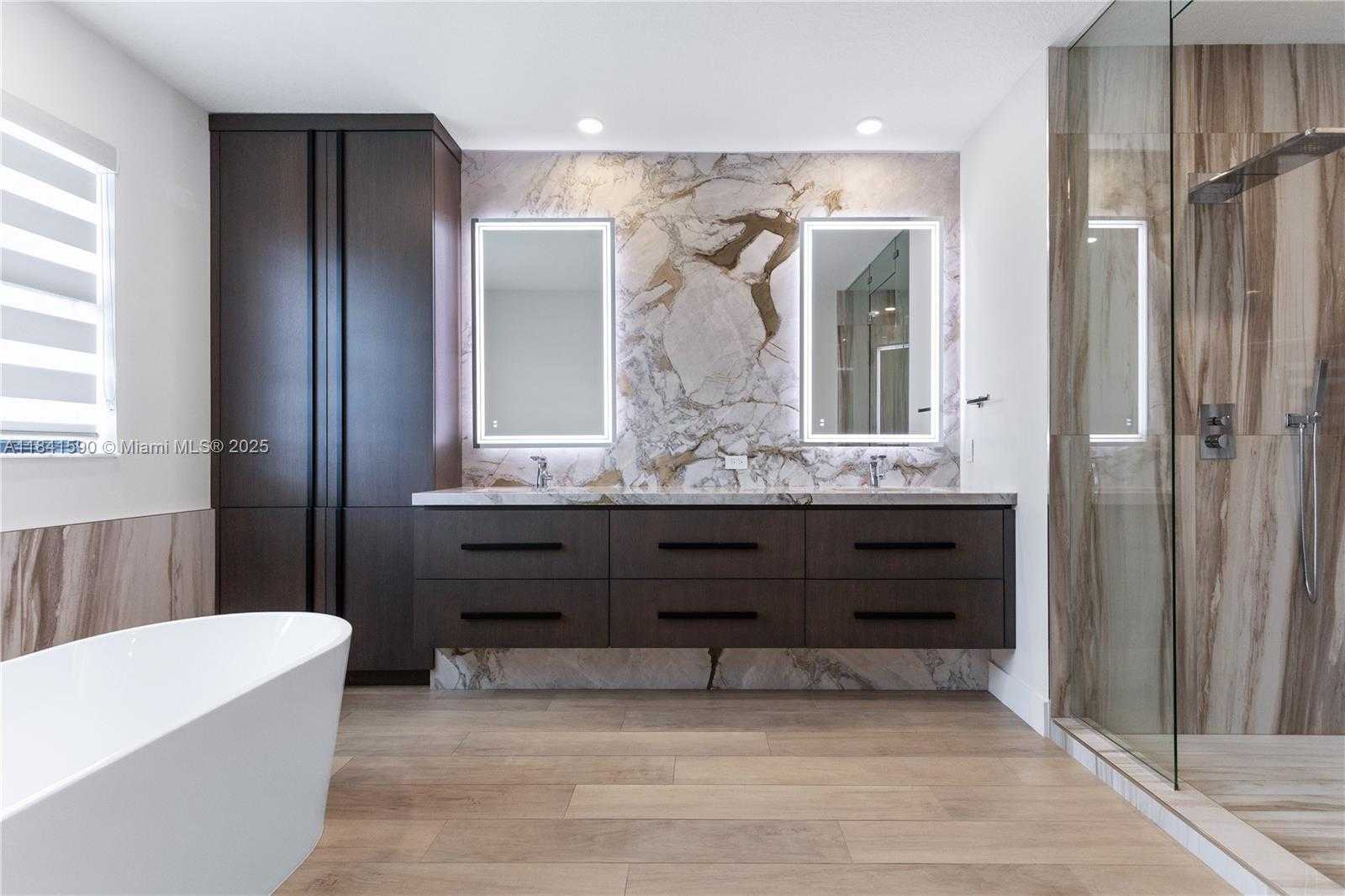 Small Image of 1830 MEADOWS DR, Davie Number 32