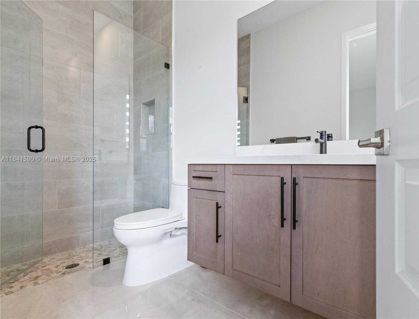 Small Image of 1830 MEADOWS DR, Davie Number 38