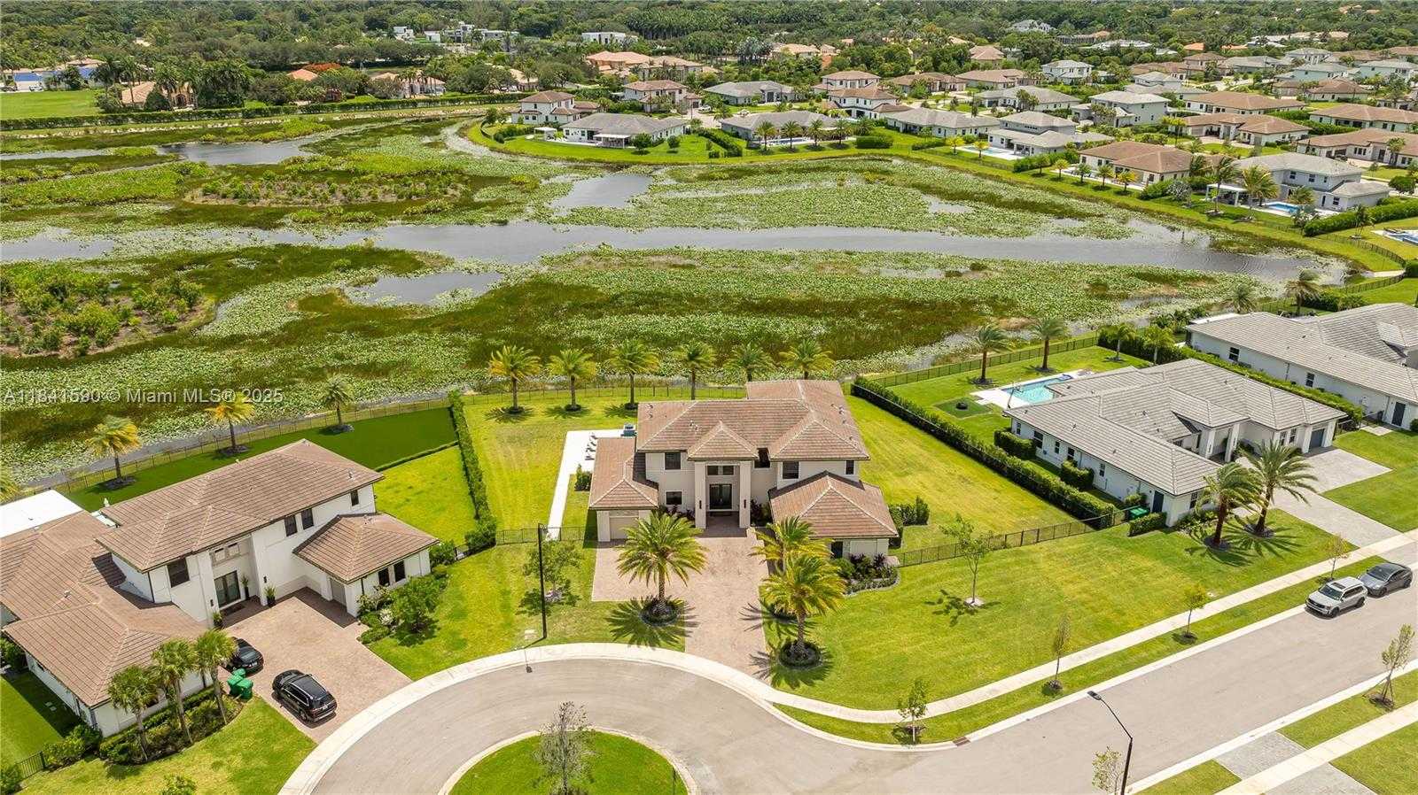 Small Image of 1830 MEADOWS DR, Davie Number 44