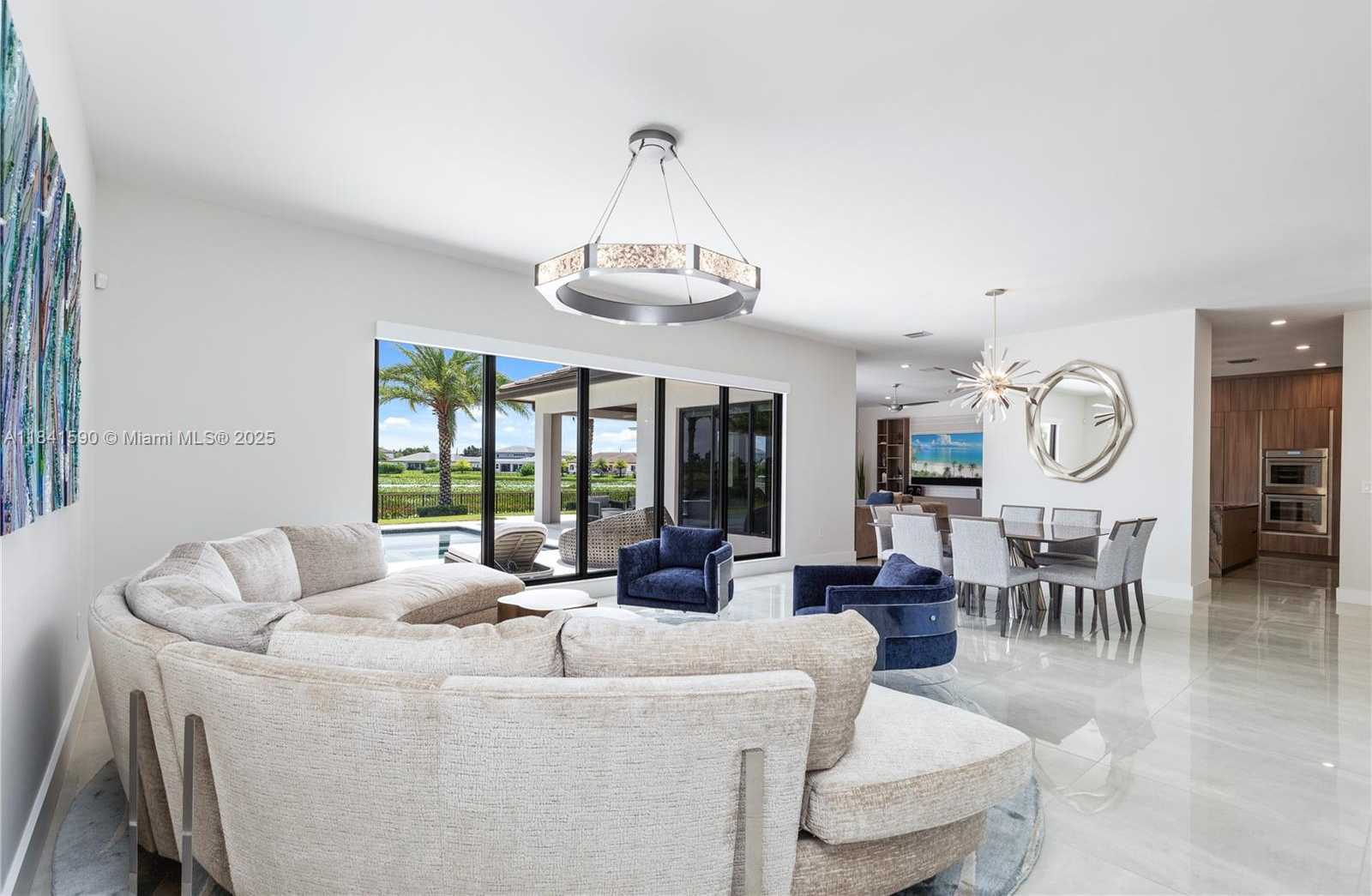 Small Image of 1830 MEADOWS DR, Davie Number 6