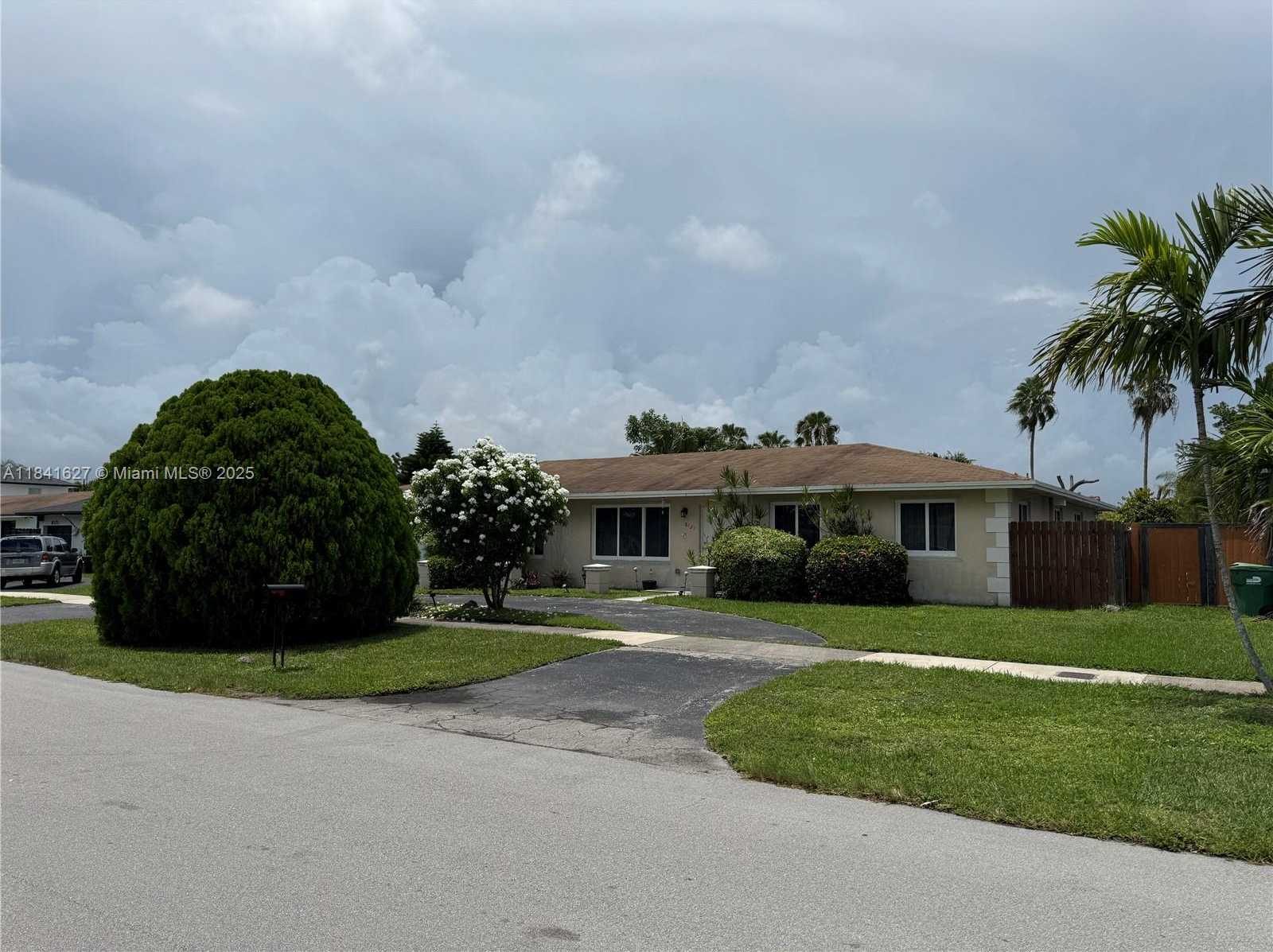 Small Image of 8121 SOUTH WEST 205TH ST, Cutler Bay Number 2