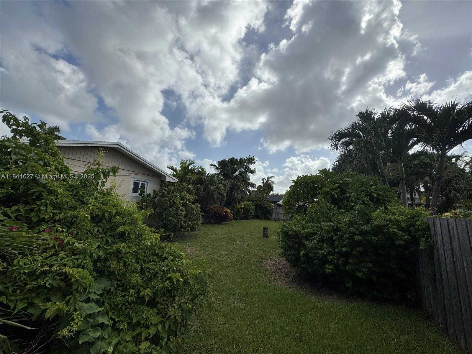 Small Image of 8121 SOUTH WEST 205TH ST, Cutler Bay Number 24