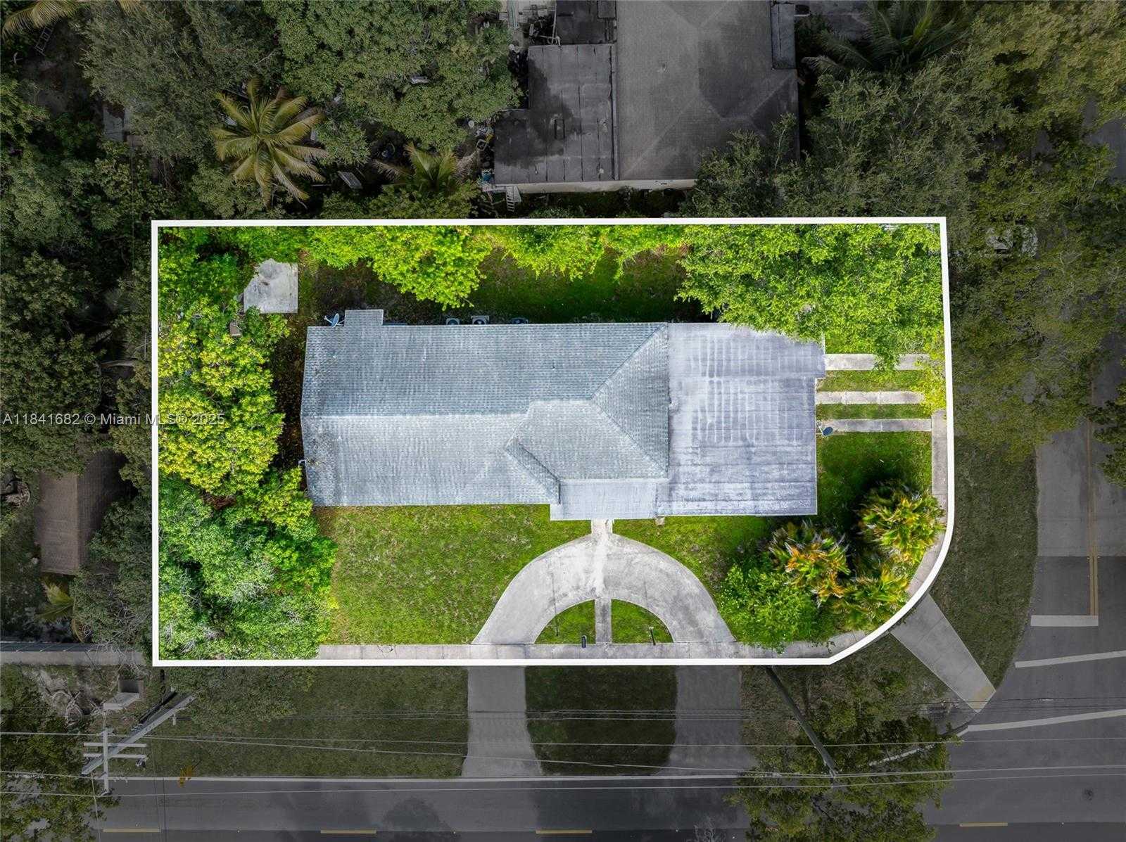 Small Image of 12090 NORTH WEST 12TH AVE, North Miami Number 3