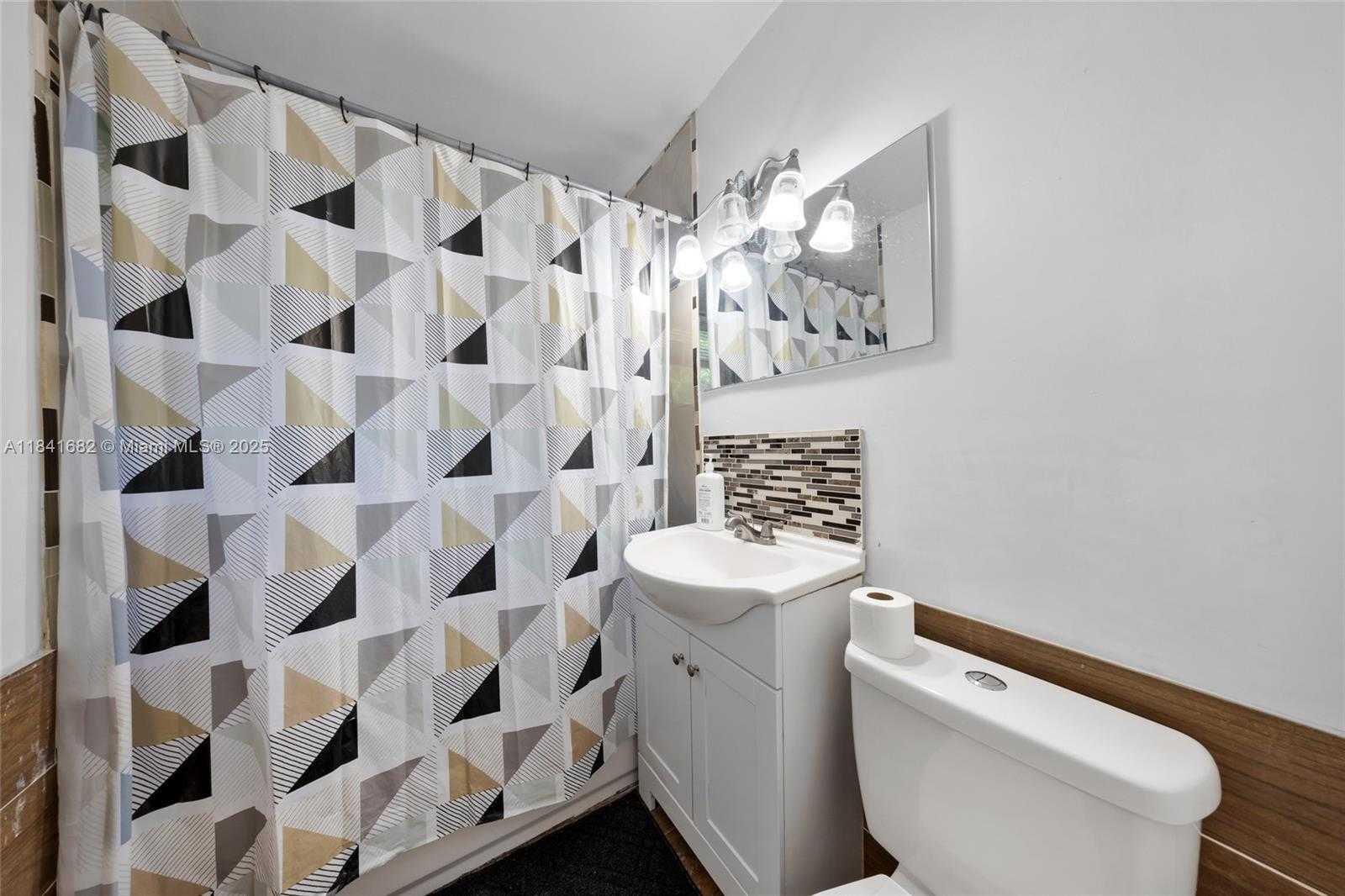 Small Image of 12090 NORTH WEST 12TH AVE, North Miami Number 39