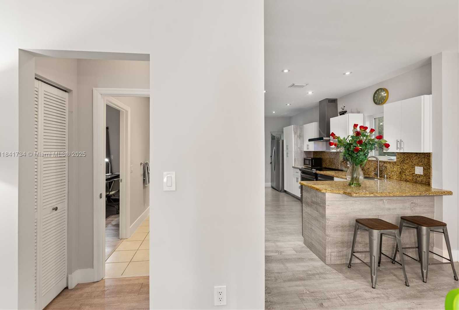 Small Image of 737 ALHAMBRA CIR, Coral Gables Number 20
