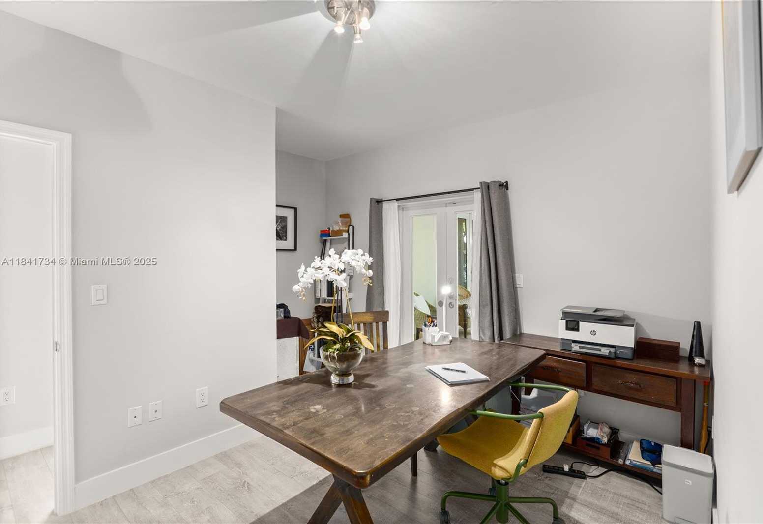 Small Image of 737 ALHAMBRA CIR, Coral Gables Number 22