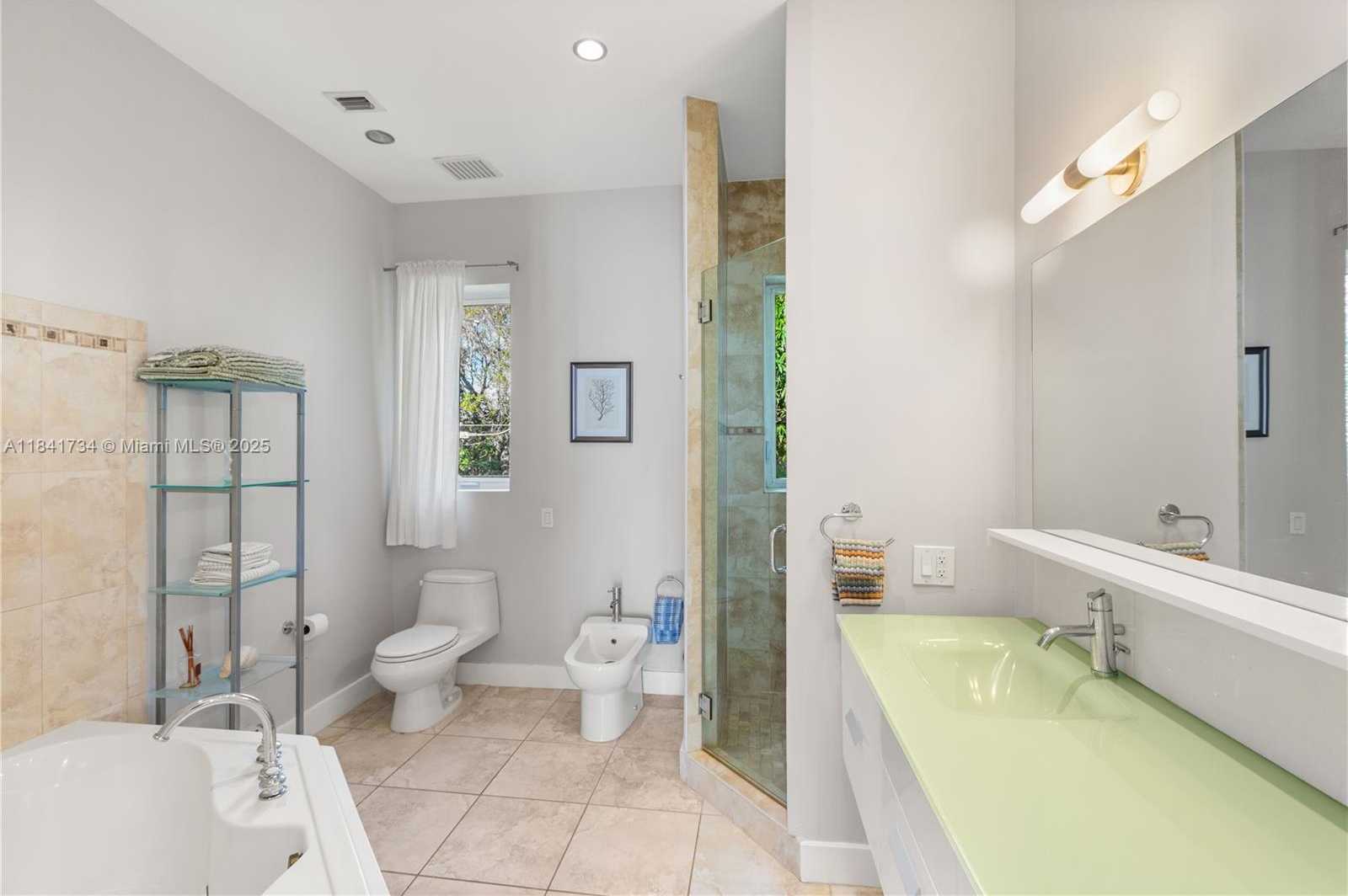 Small Image of 737 ALHAMBRA CIR, Coral Gables Number 33