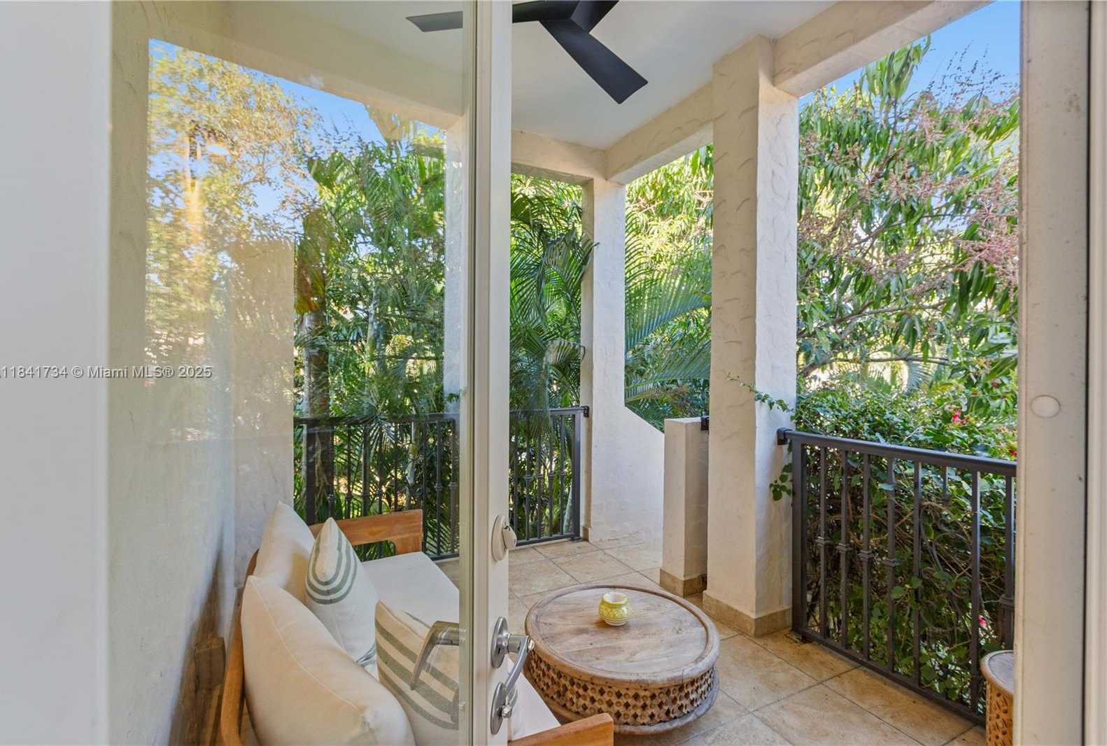 Small Image of 737 ALHAMBRA CIR, Coral Gables Number 36