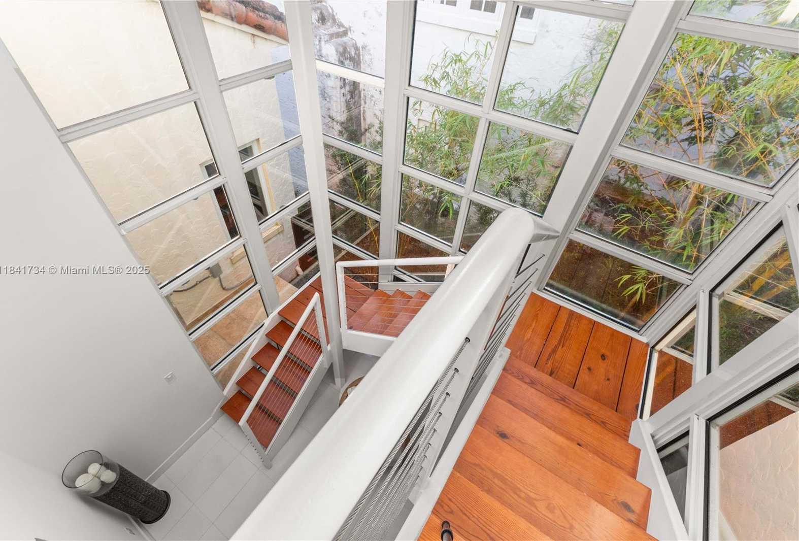 Small Image of 737 ALHAMBRA CIR, Coral Gables Number 38