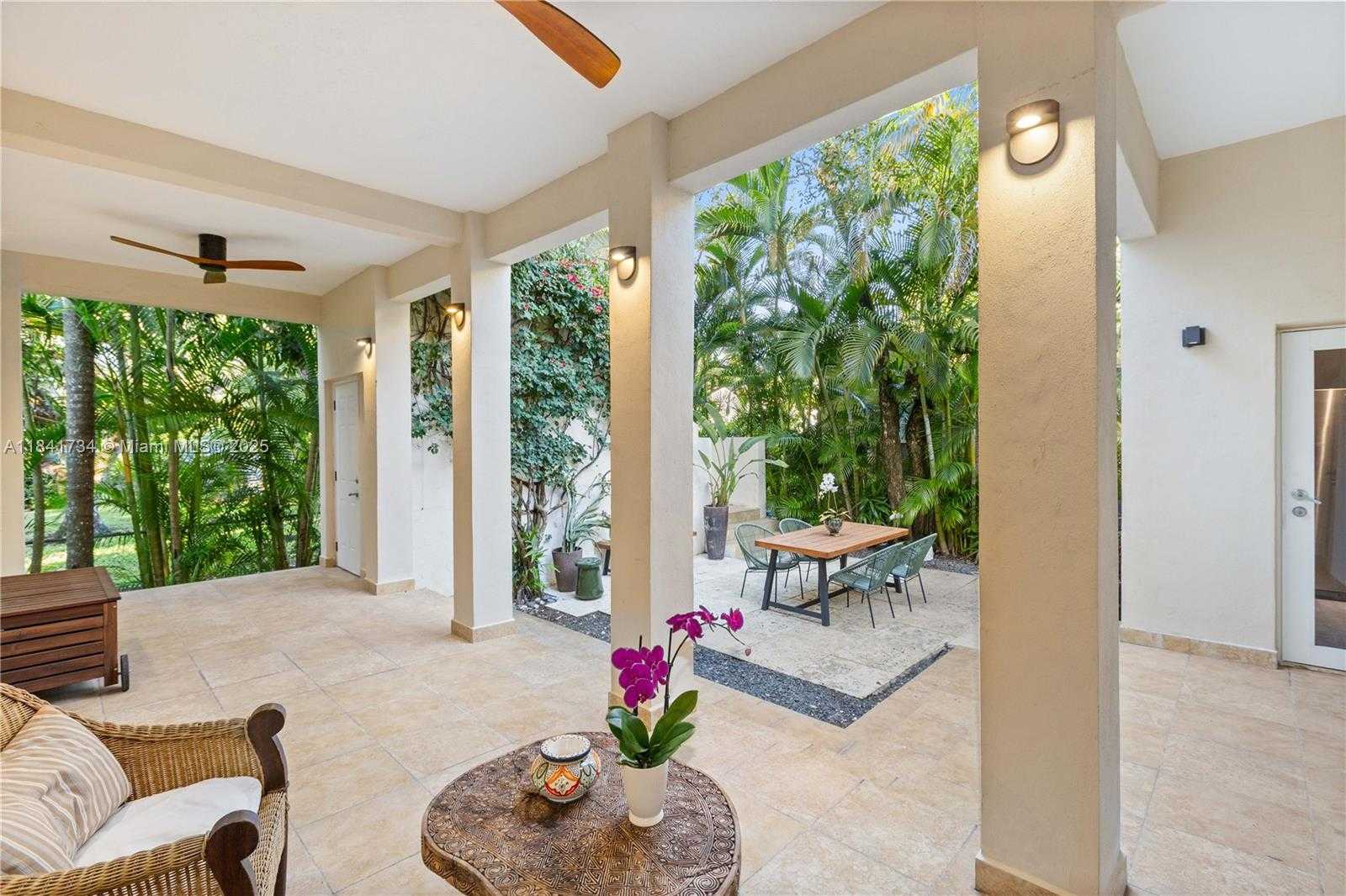 Small Image of 737 ALHAMBRA CIR, Coral Gables Number 43