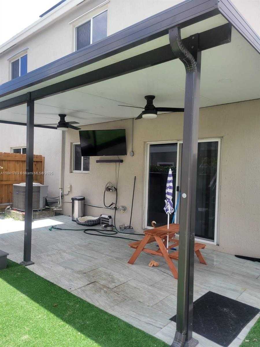 Small Image of 1703 SOUTH EAST 8TH PL, Homestead Number 13