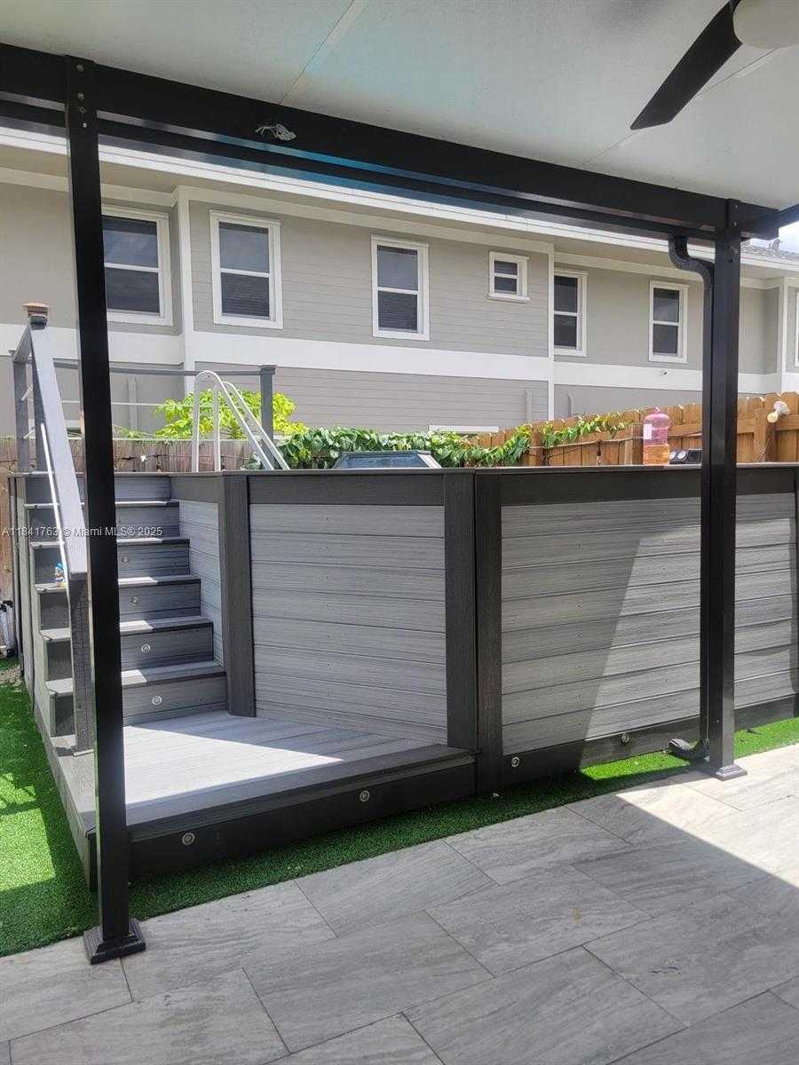 Small Image of 1703 SOUTH EAST 8TH PL, Homestead Number 15