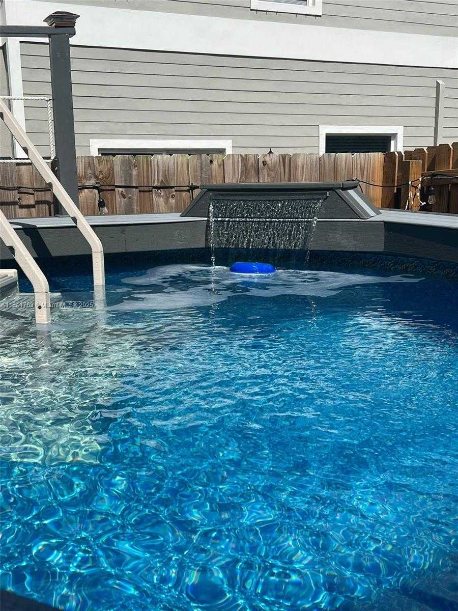 Small Image of 1703 SOUTH EAST 8TH PL, Homestead Number 16