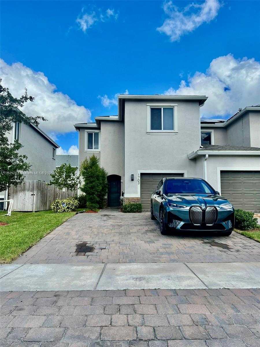 Small Image of 1703 SOUTH EAST 8TH PL, Homestead Number 4