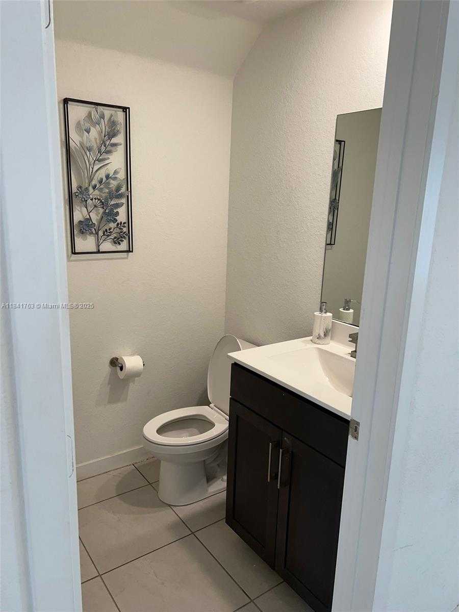 Small Image of 1703 SOUTH EAST 8TH PL, Homestead Number 7