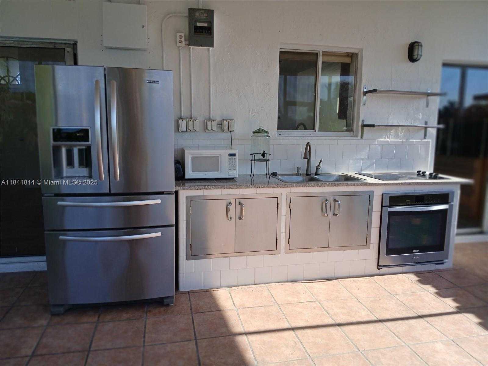 Small Image of 7467 NORTH WEST 169TH LN, Hialeah Number 17