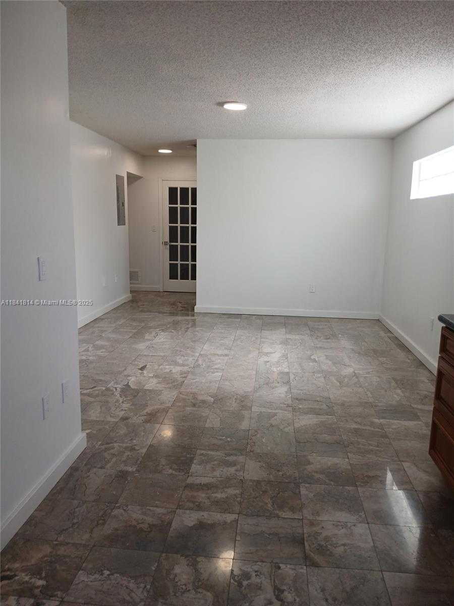 Small Image of 7467 NORTH WEST 169TH LN, Hialeah Number 2