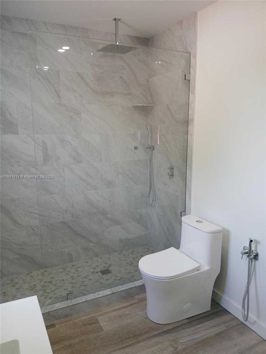 Small Image of 7467 NORTH WEST 169TH LN, Hialeah Number 9