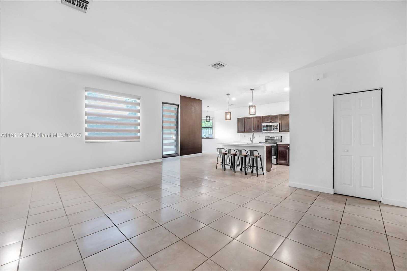 Small Image of 643 SOUTH EAST 37TH TER, Homestead Number 14