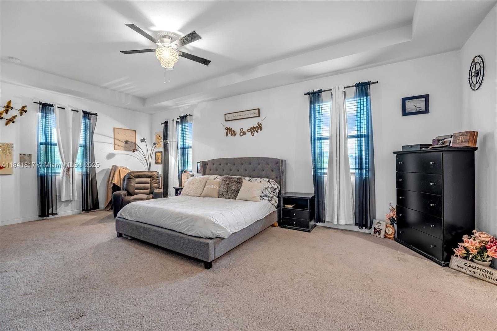 Small Image of 643 SOUTH EAST 37TH TER, Homestead Number 26