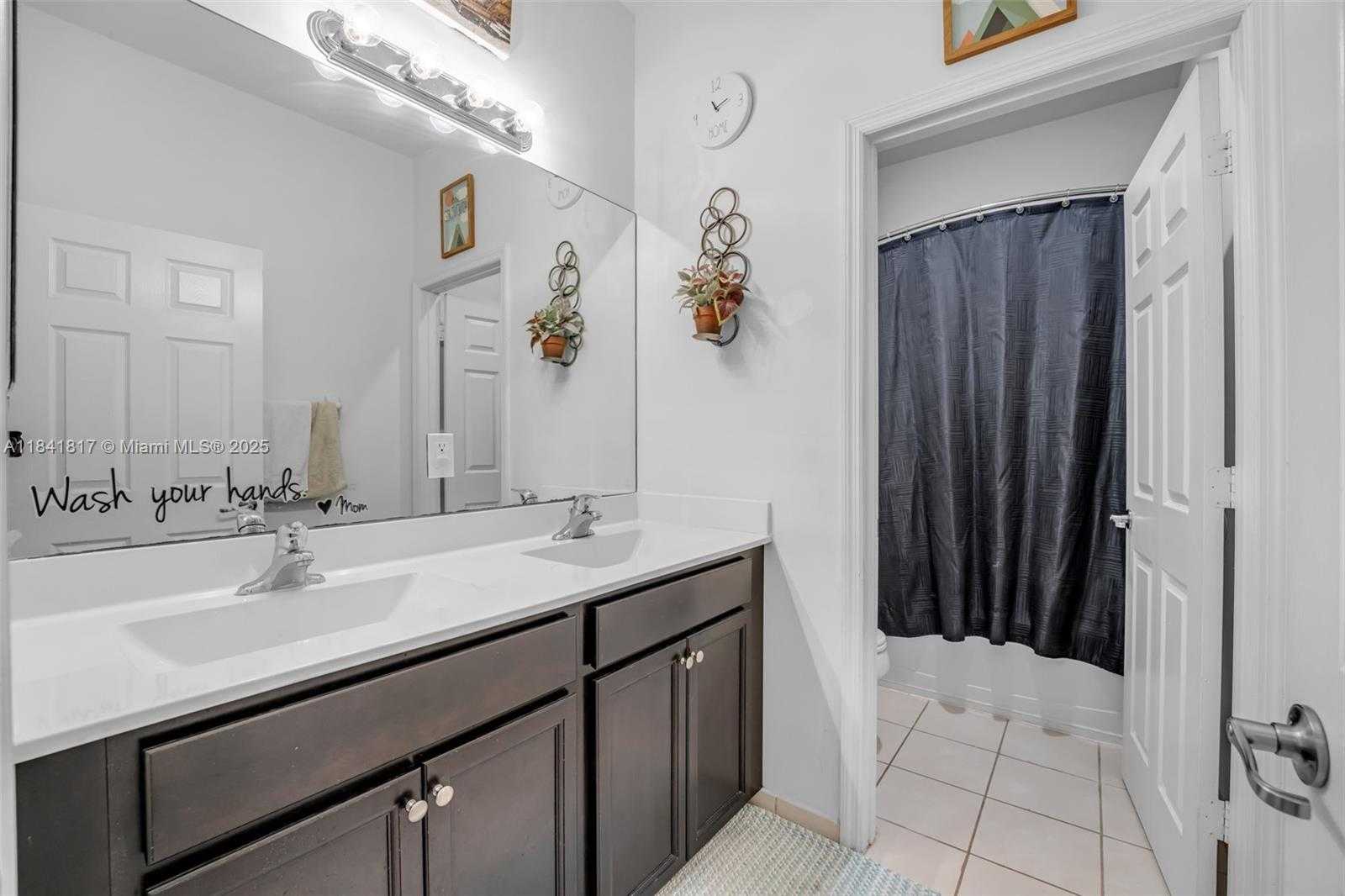 Small Image of 643 SOUTH EAST 37TH TER, Homestead Number 33