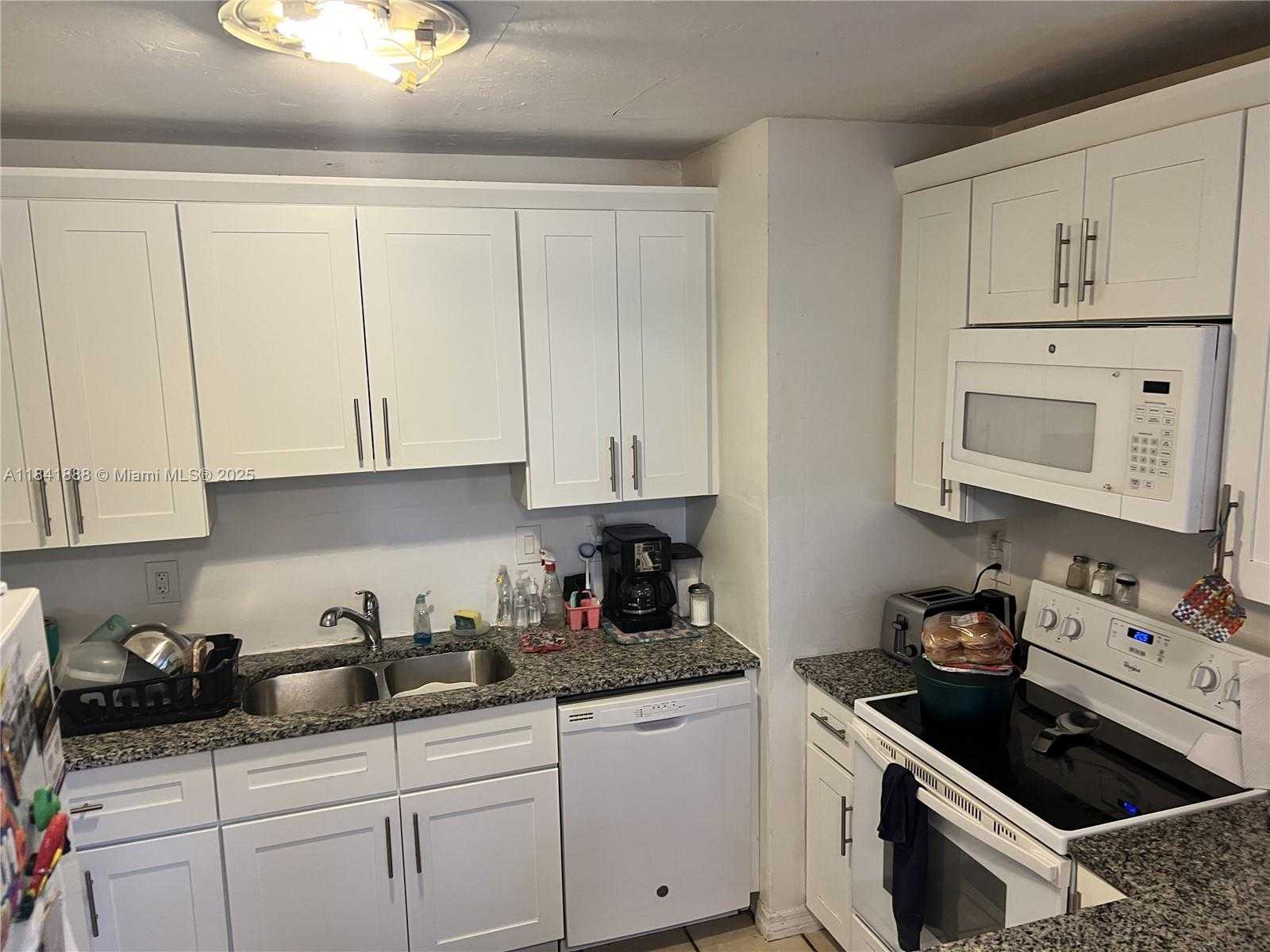 Small Image of 1121 NORTH WEST 43RD ST, Oakland Park Number 2