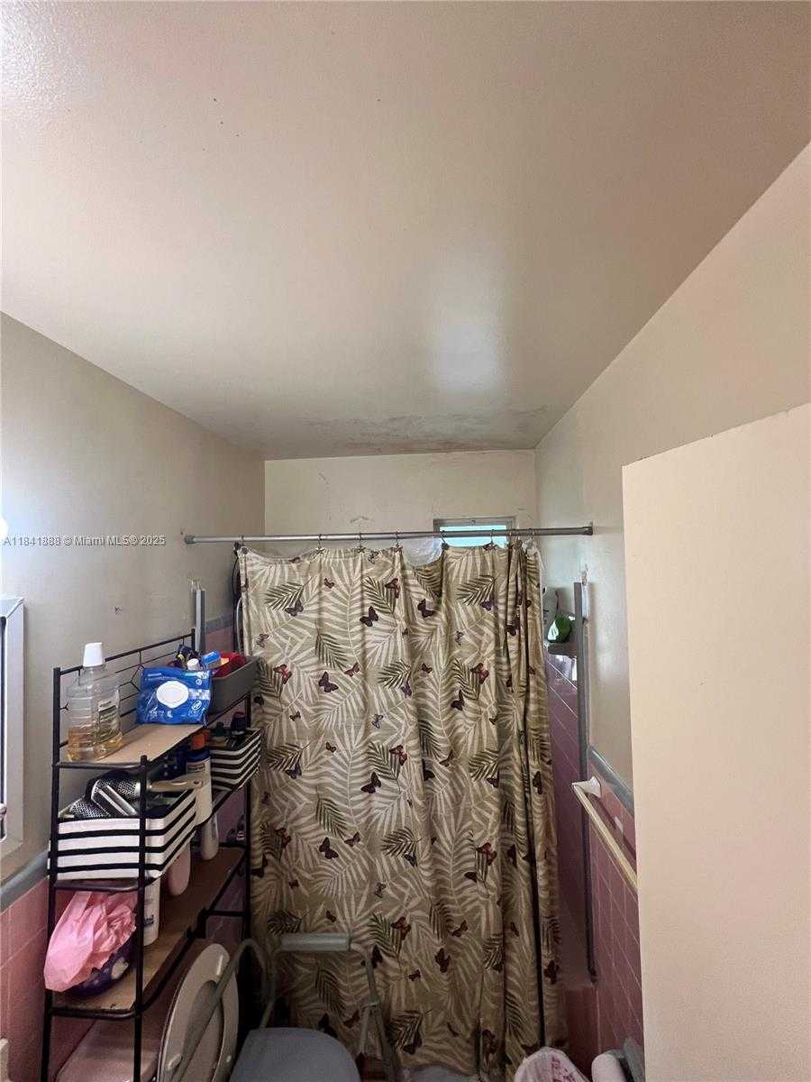 Small Image of 1121 NORTH WEST 43RD ST, Oakland Park Number 4