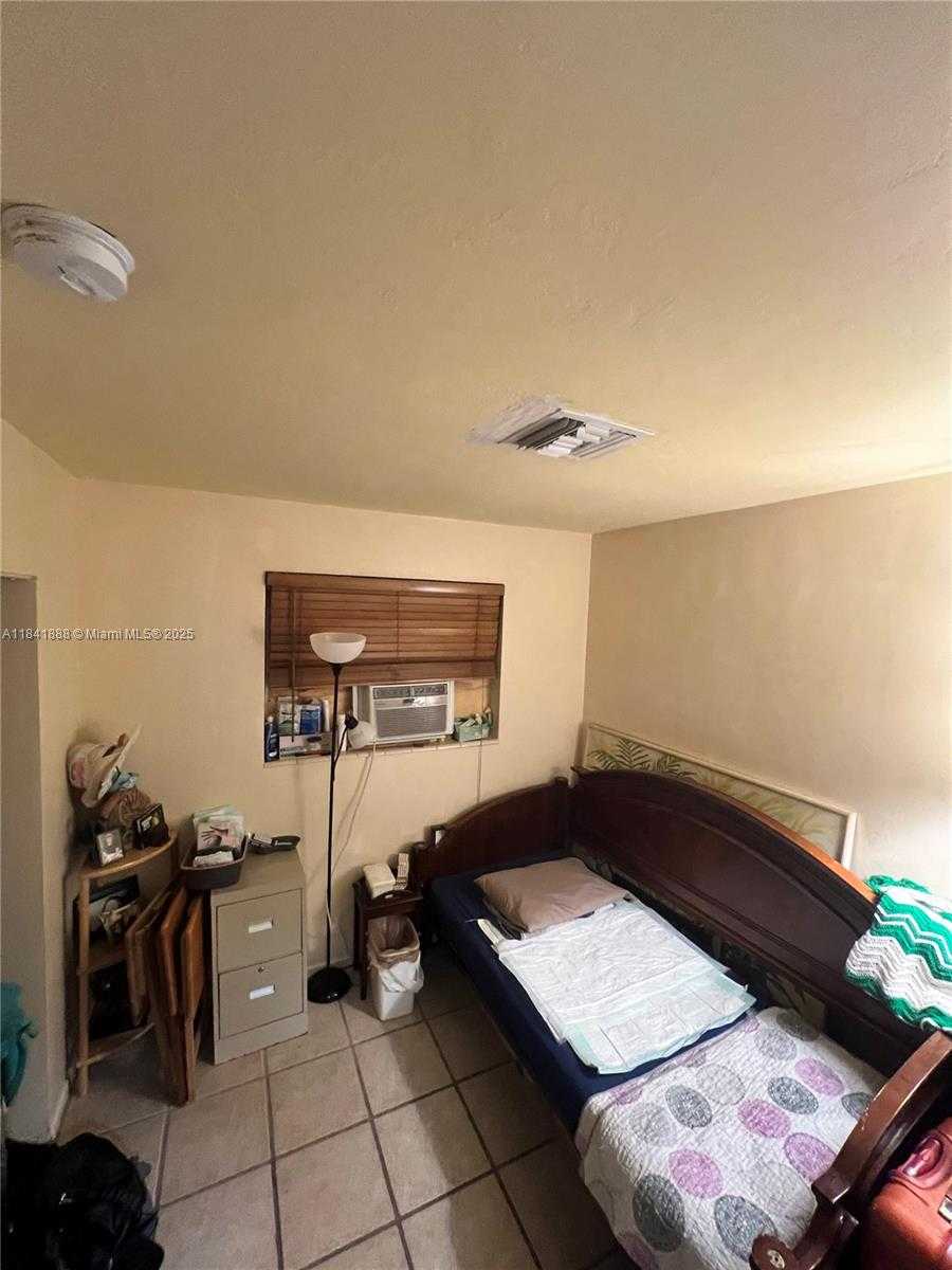 Small Image of 1121 NORTH WEST 43RD ST, Oakland Park Number 8