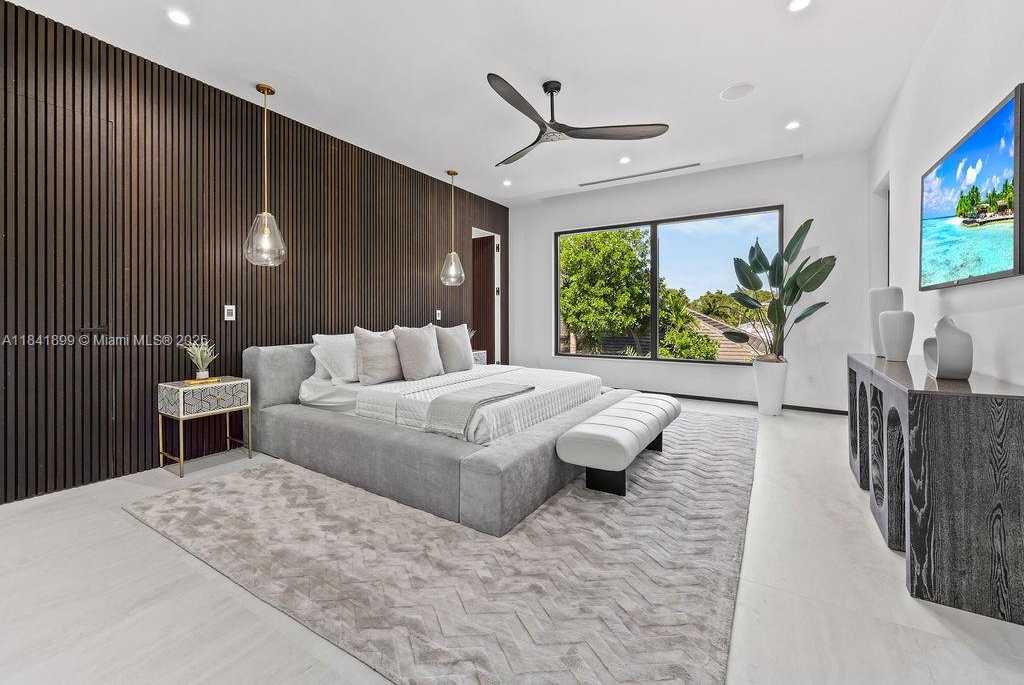 Small Image of 1132 SOUTH EAST 6TH TER, Fort Lauderdale Number 33