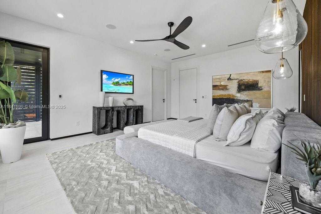 Small Image of 1132 SOUTH EAST 6TH TER, Fort Lauderdale Number 42