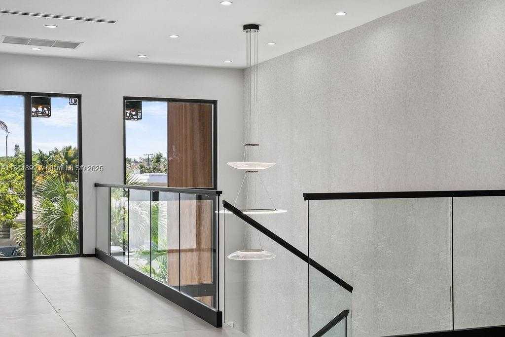 Small Image of 1132 SOUTH EAST 6TH TER, Fort Lauderdale Number 9