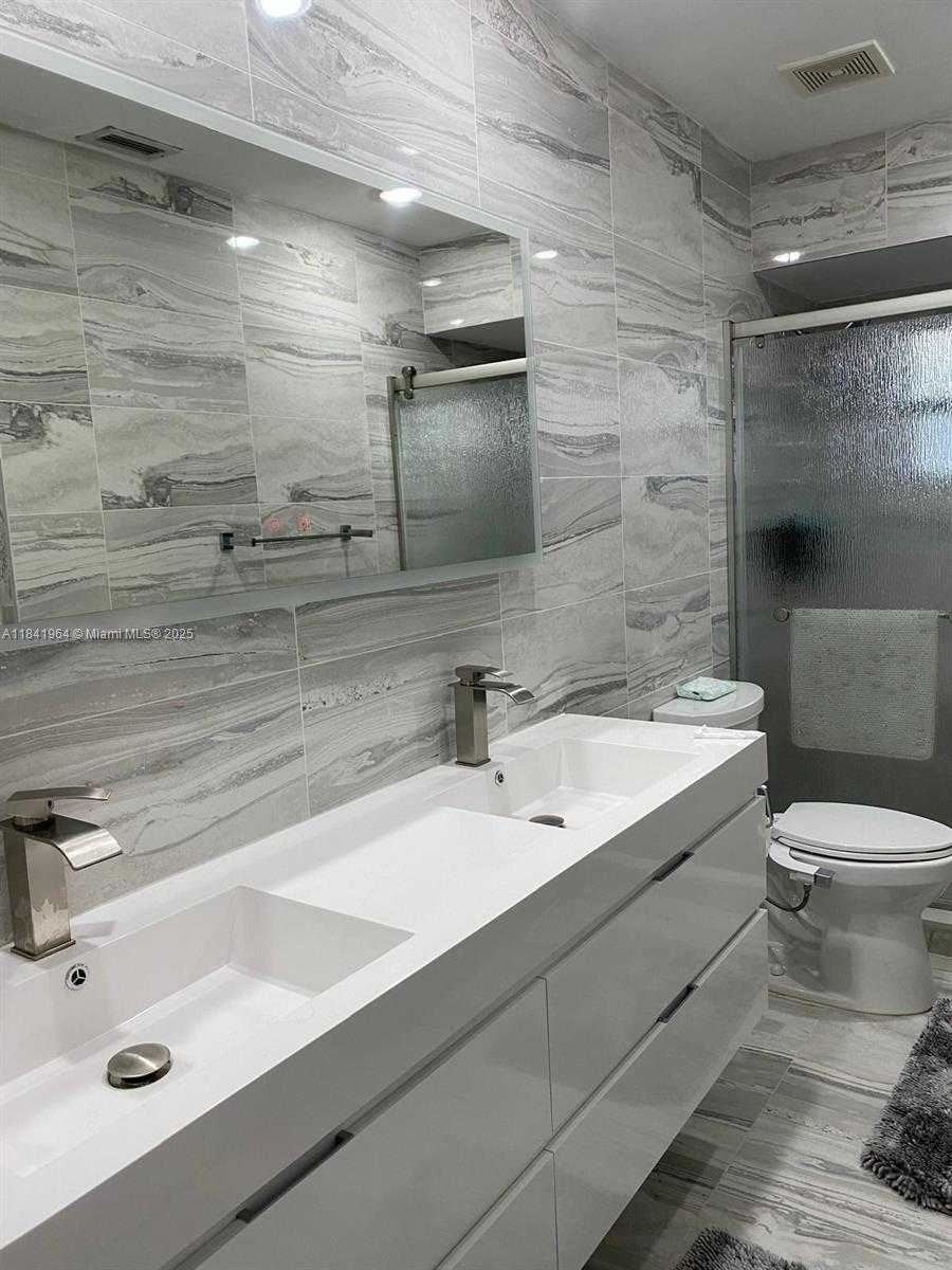 Small Image of 10126 CROSSWIND RD, Boca Raton Number 15